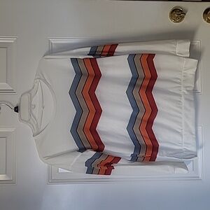 Women's long-sleeved tee, size M.